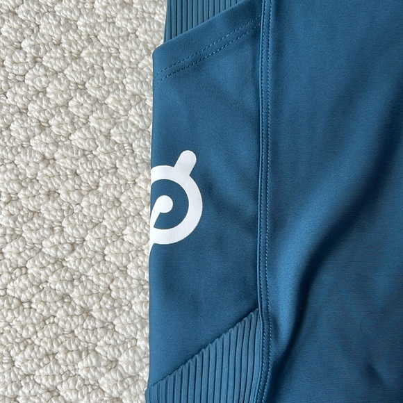 Peloton leggings in like new condition, size small - Picture 2 of 4